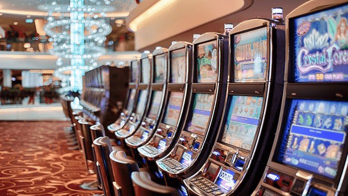 Filipino players enjoying 1phbet live casino and slots on mobile